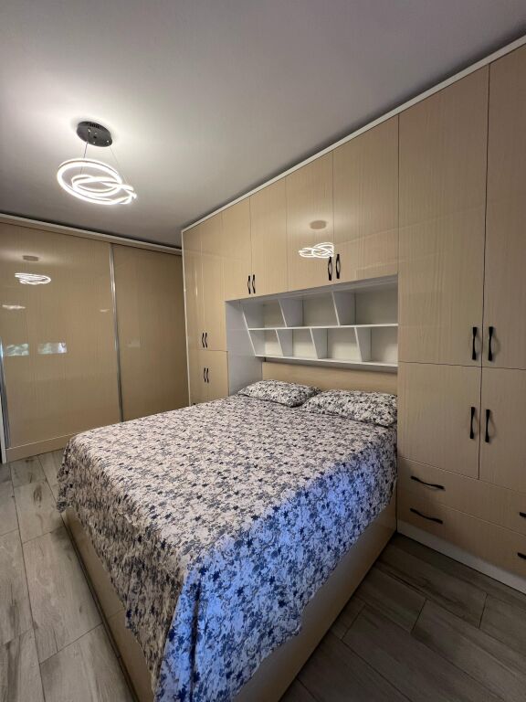 🏡 Jepet Apartament 2+1 me Qira – Rruga e Elbasanit