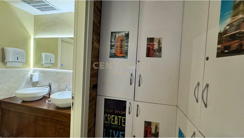 Lokal me qera ne Myslym Shyri 1300€