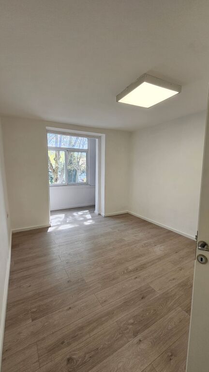 Appartamento 2+1 in Affitto – Incrocio Vasil Shanto, Tirana | 64 m² | Rinnovato