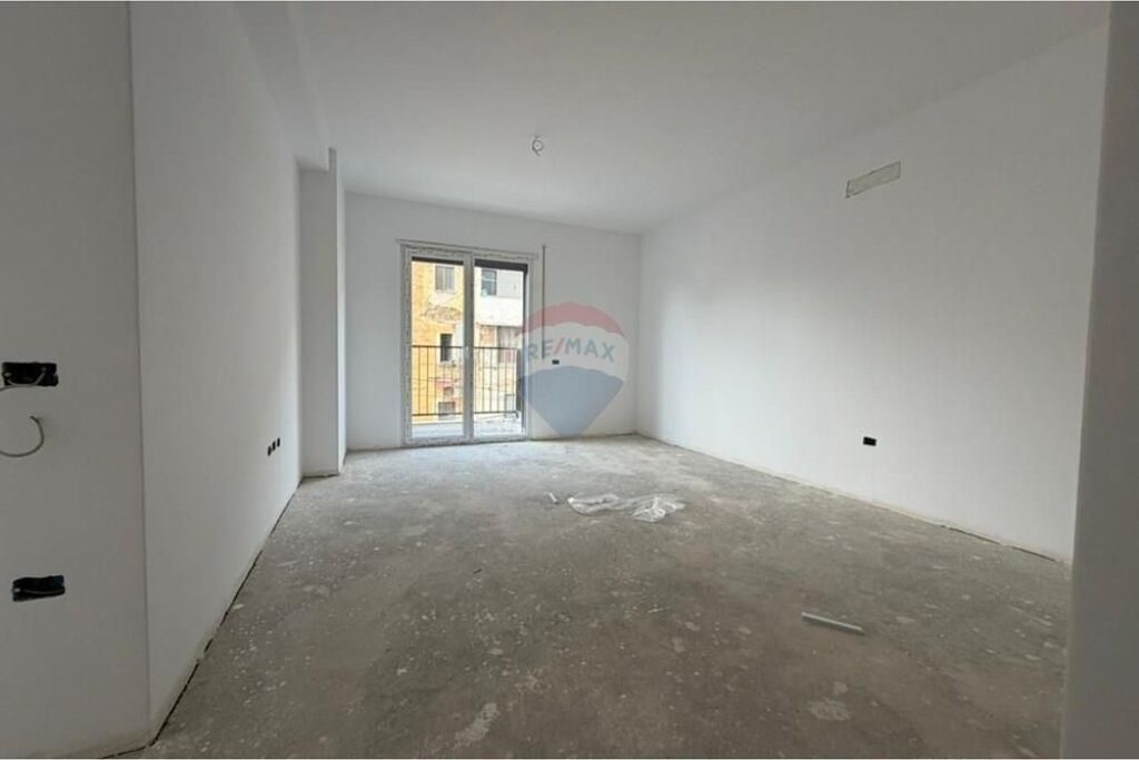 Appartamento 2+1 vicino a Kryegjyshata via Ali Demi!