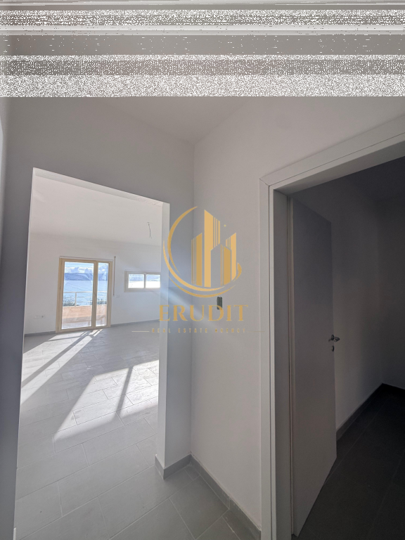 Appartamento in vendita a Radhimë Vista sul mare