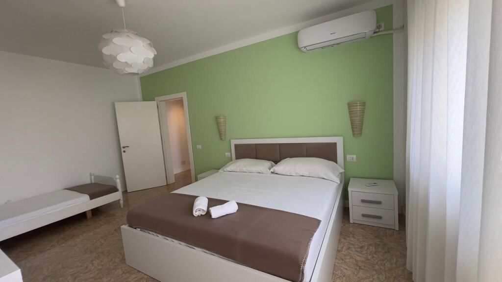 Shitet Apartament 1+1