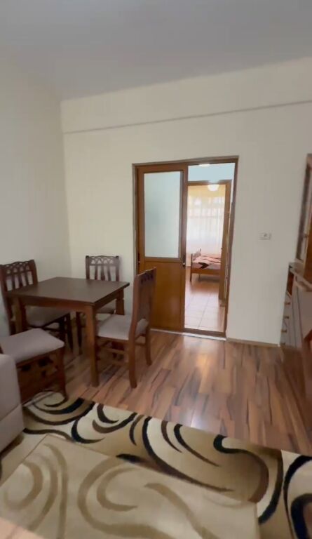 Jepet apartament  me qera 1+1+guzhine  Fakulteti  juridik  I Tiranes