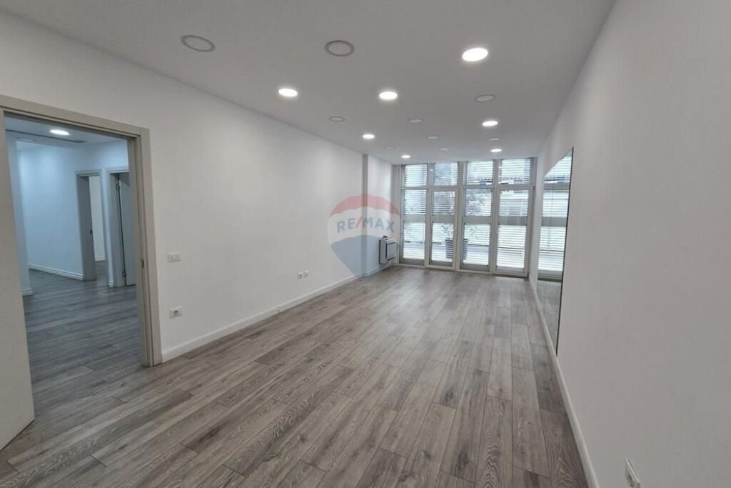 Office - For Rent - Kika 2, Tirana