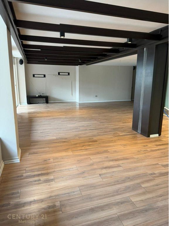 Zyrë Me Qira në Liqeni i Thatë, Tiranë - 1100€ | 170 m²