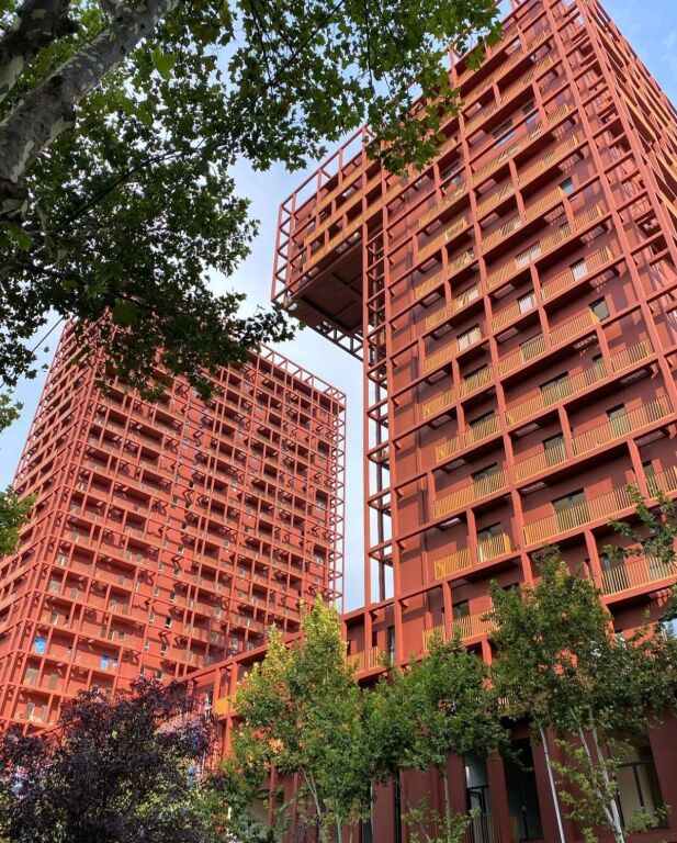 JAPIM ME QIRA APARTAMENT LUKSOZ 1+1 + POST PARKIMI