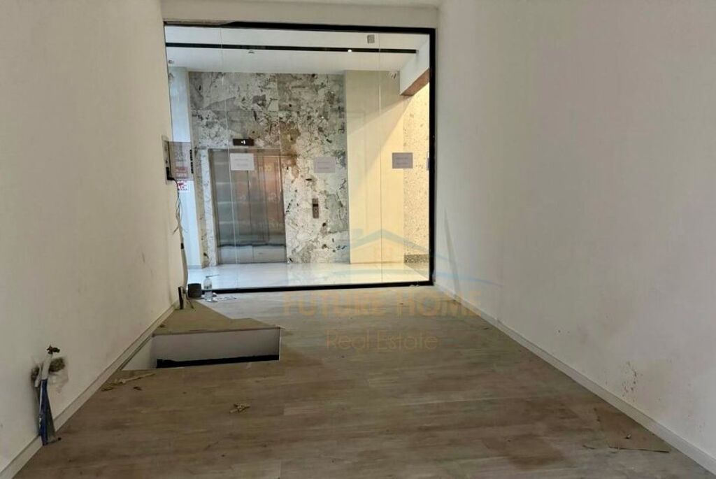 Rent, Business premises, Garden Building, 21 Dhjetori, Tirane