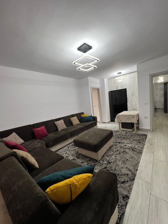 🏡 Jepet Apartament 2+1 me Qira – Rruga e Elbasanit