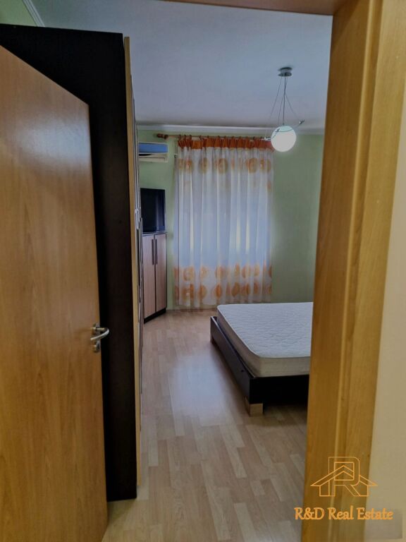 🏡 APARTAMENT ME QERA – Rruga e Kosovareve