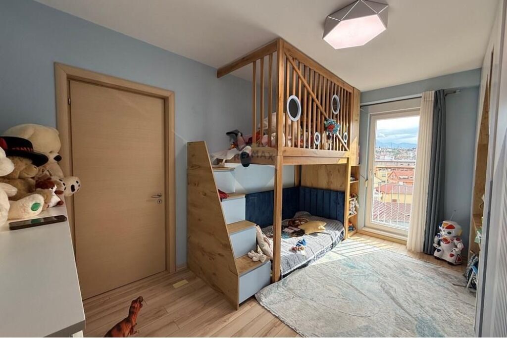 Apartament - Për Shitje - Qyteti Studenti, Tiranë