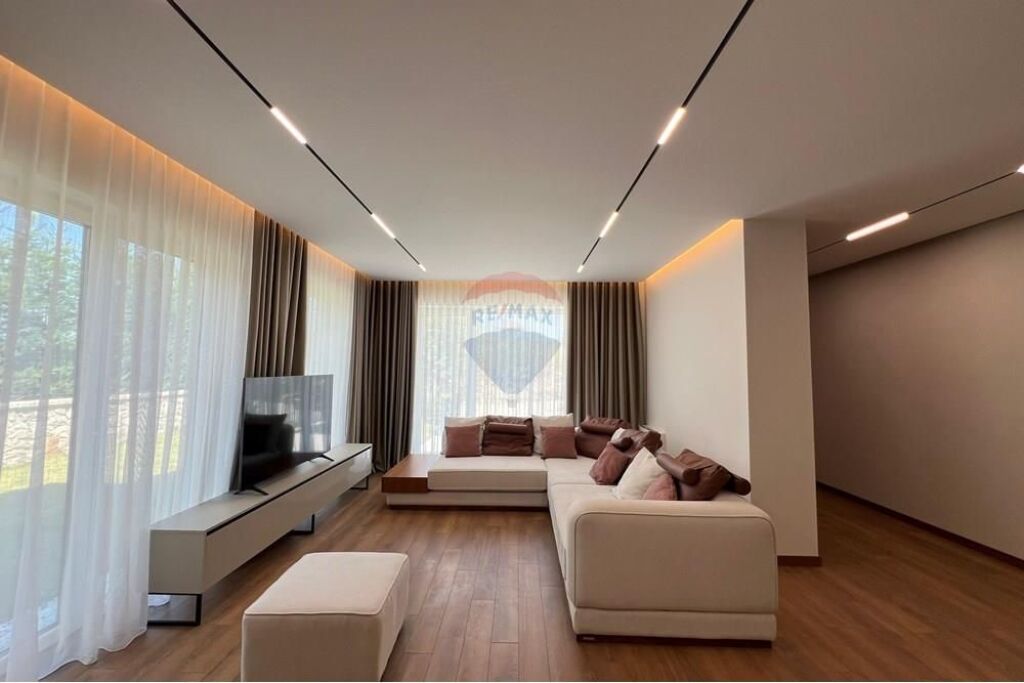 Vilë - Për Qira - Vilat Forest, Tiranë