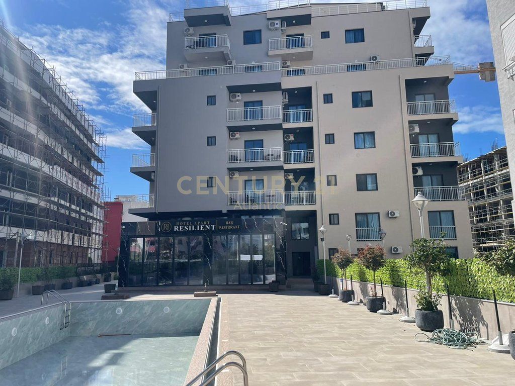 Apartament 1+1 për Shitje në Malin e Robit, Ndërtim i Ri me Pishinë