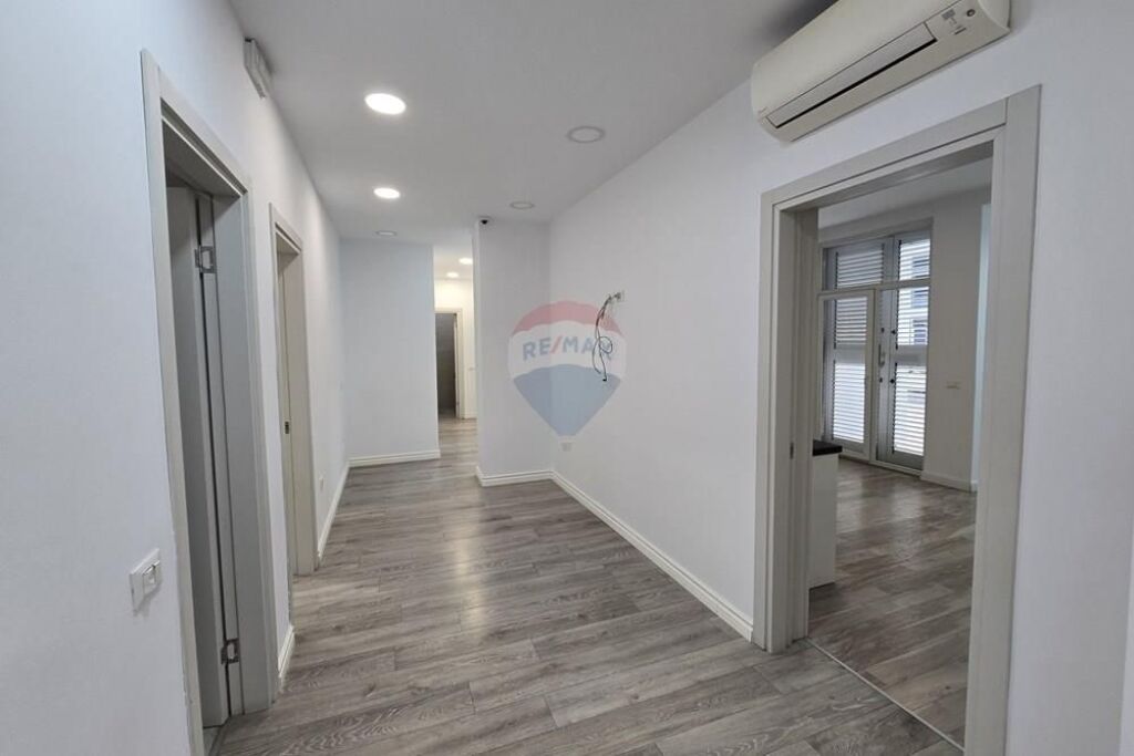 Office - For Rent - Kika 2, Tirana