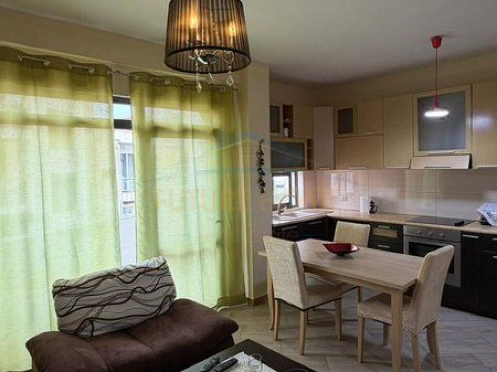 Affitto, Appartamento 1+1, Fresk, Tirana.