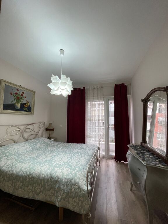 Apartament 2+1 per qera tek Rruga e Kosovareve