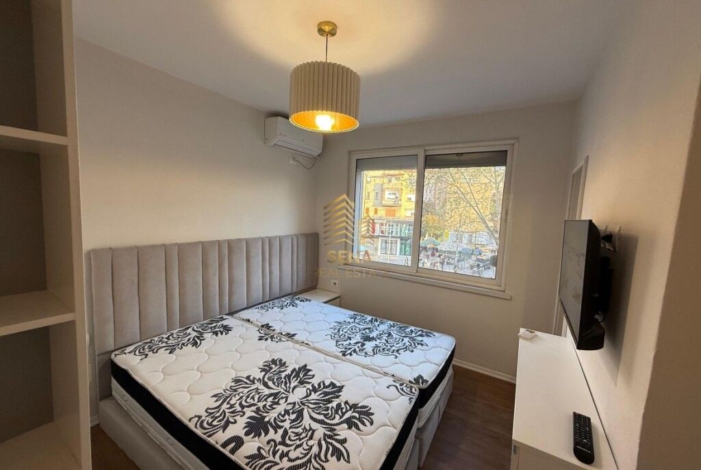 Qira, Apartament 1+1, Medreseja – Tregu 5 Maji, 43,000 Lek