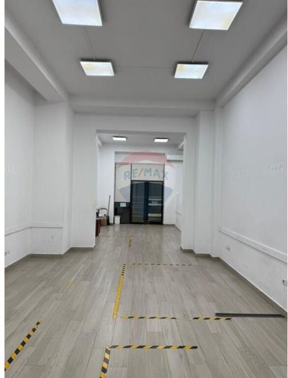 PREMISES FOR RENT PARIS MUNICIPALITY!