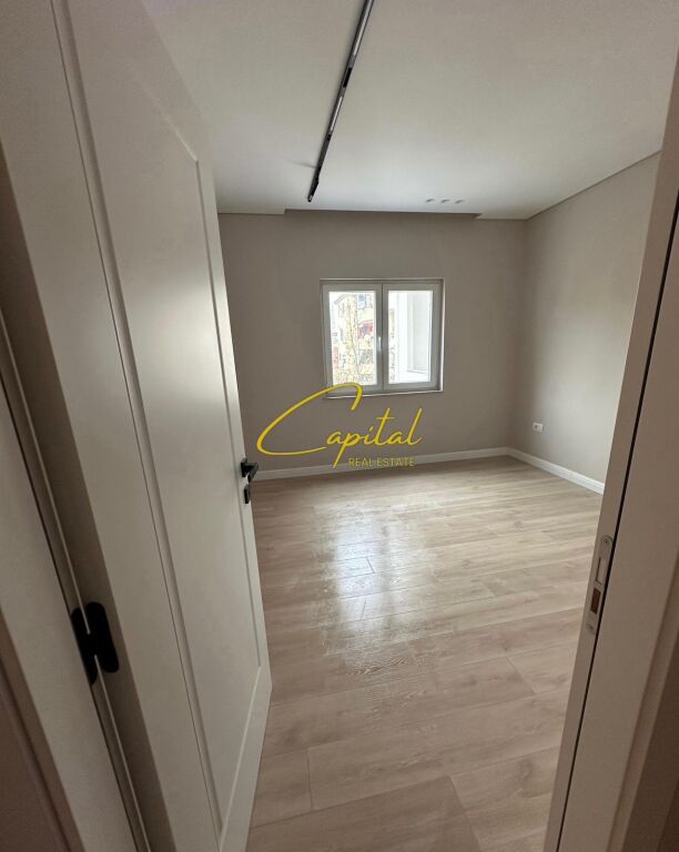 ZYRE ME QIRA 105 M2 DON BOSKO 850 EURO