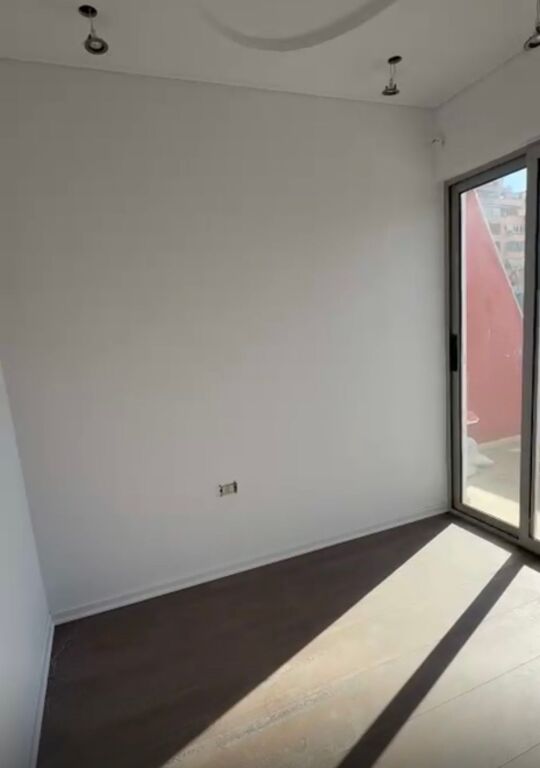 Appartamento in vendita 2+1 a Komuna e Parisit