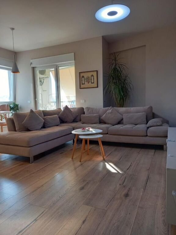 Super ap 2+1 a 21-dhjetori ( complesso contatto )