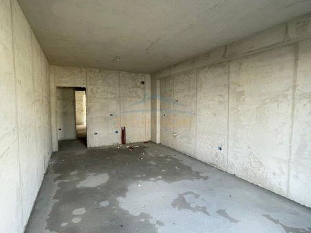 Shitet, Apartament 2+1, Paskuqan, Tirane . Empire66629