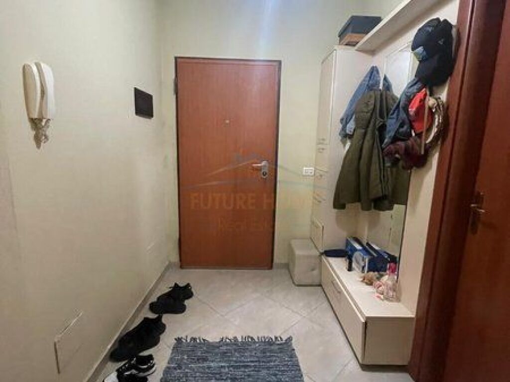 Shitet, Apartament 2+1, Ministria e Jashtme