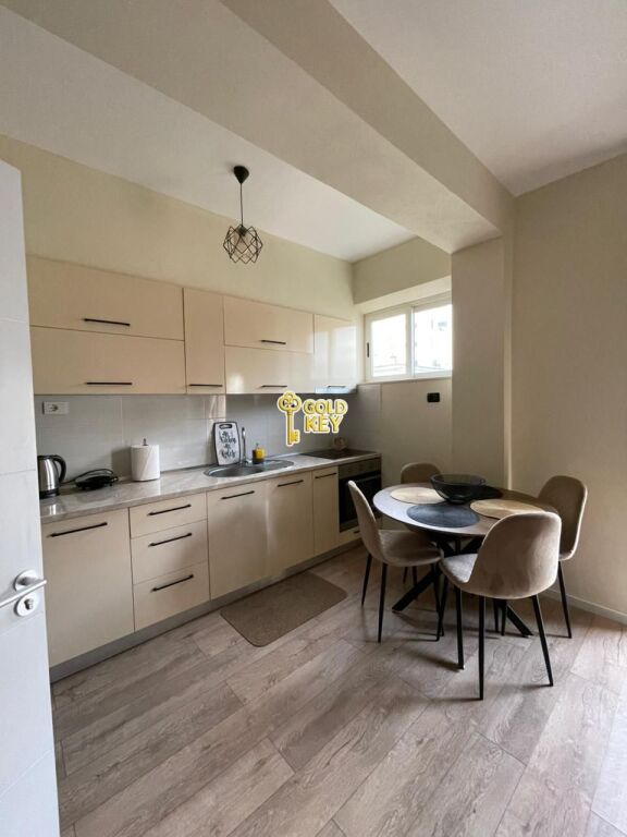 🏡 APARTAMENT ME QERA 1+1 – Gjykata, Durrës