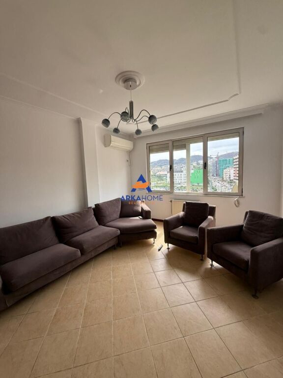 UFFICIO IN AFFITTO 131 M2 "TRA LA VIA DEI COSOVARI E IL COMUNE DI PARIGI" 1100 EURO (TRATTABILE)