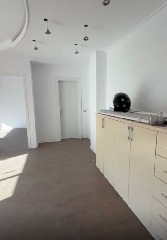 Appartamento in vendita 2+1 a Komuna e Parisit