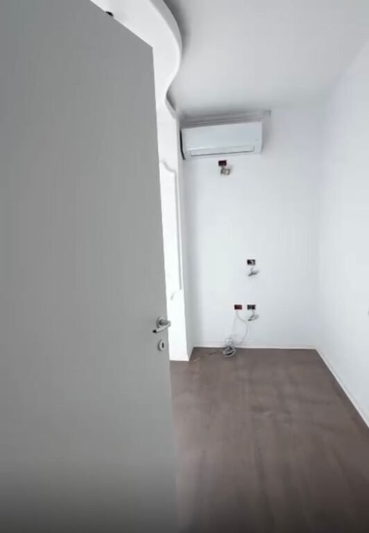 Appartamento in vendita 2+1 a Komuna e Parisit