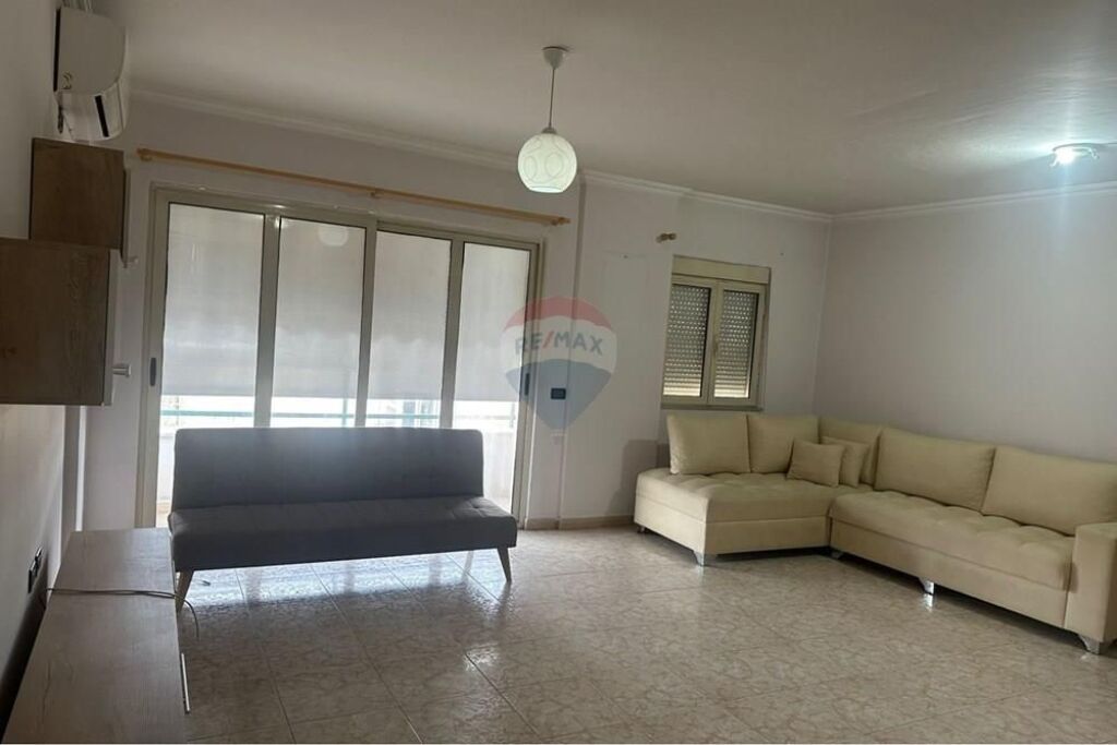 Apartament 3+1 me qira Pazari Ri