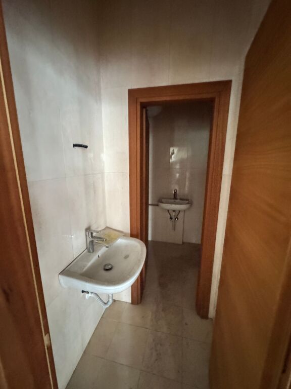 🏢 LOCALE COMMERCIALE (UFFICIO) IN AFFITTO – VICINO AL BLOK