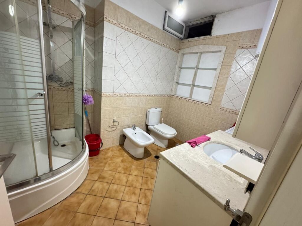 APARTAMENT ME QIRA 2+1 TE KOMUNA PARISIT