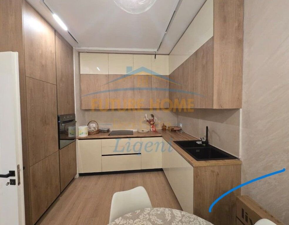 Qera, Apartament 2+1, Qendër, Tiranë.