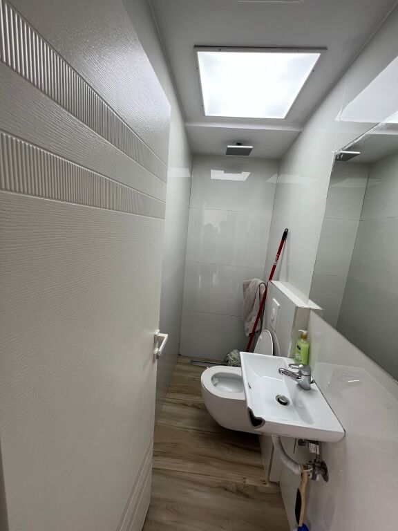 Shitet 1+1 te Liqeni Thate