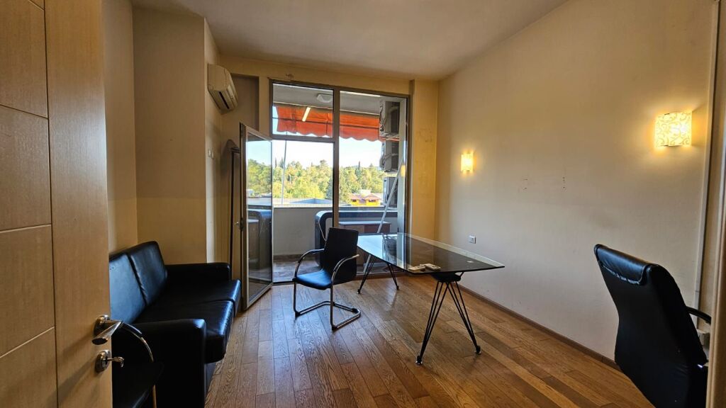 Ufficio di 145m2 in affitto a Bllok/Garda