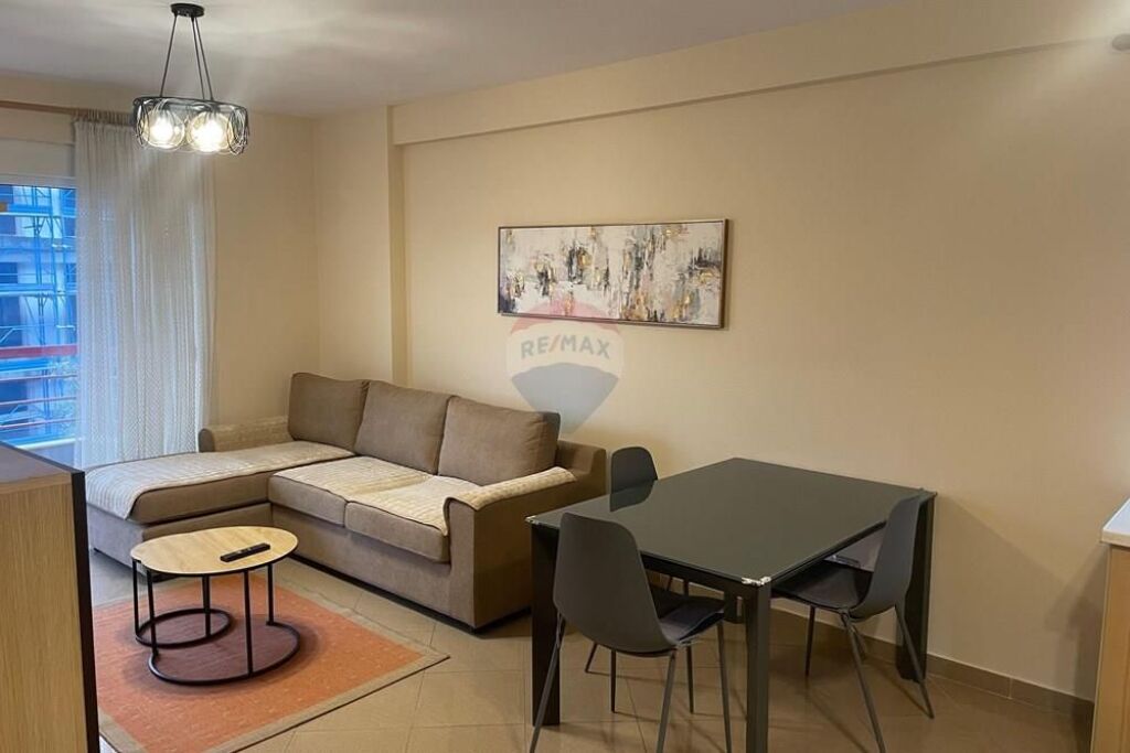 Appartamento in Affitto 2+1+ Parcheggio Lago Secco Colombo 800eu