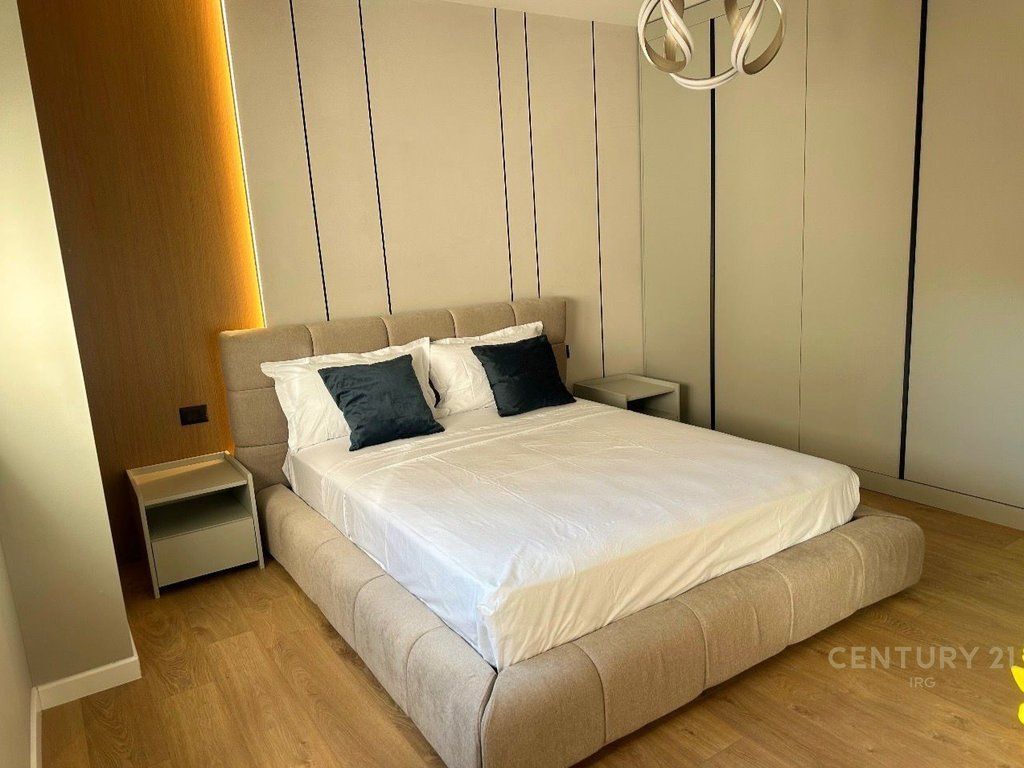 Shitet apartament modern 1+1 ne zonen e plazhit, Durres!