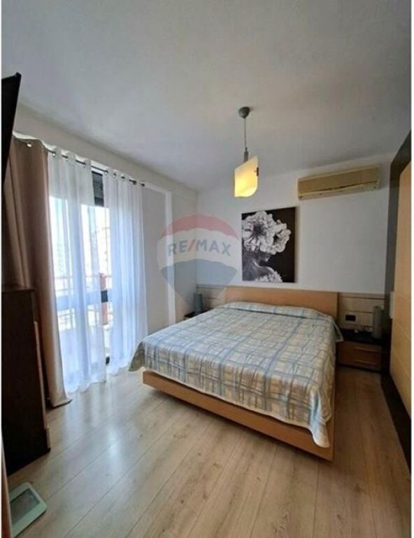Jepet me Qira Apartament 2+1 pranë NOBIS