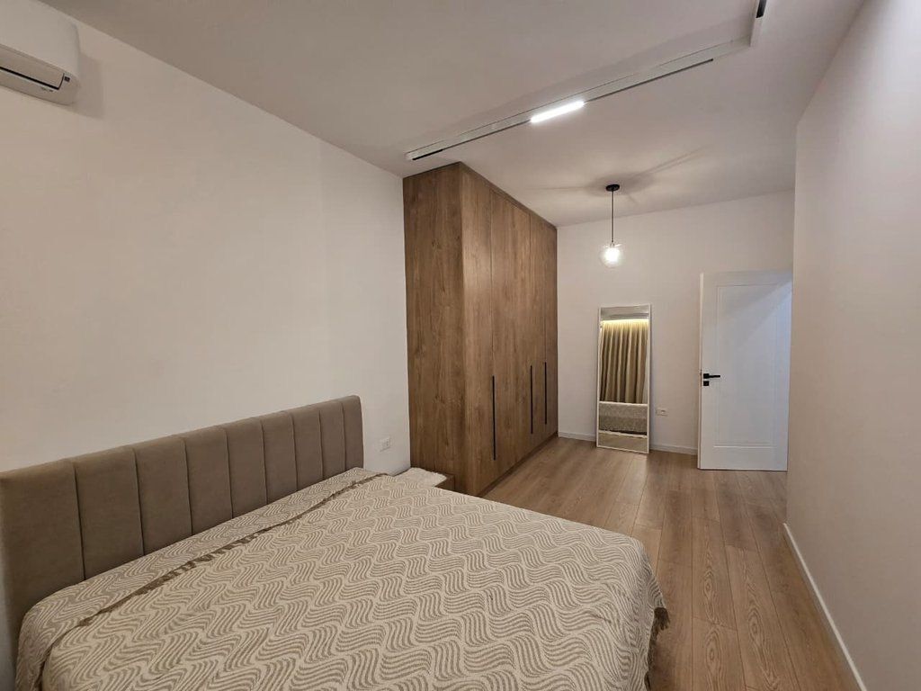 Qera, Apartament 2+1, Qendër, Tiranë.