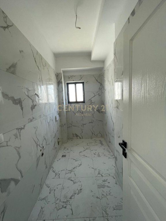 Apartament 1+1 për Shitje në Malin e Robit, Ndërtim i Ri me Pishinë