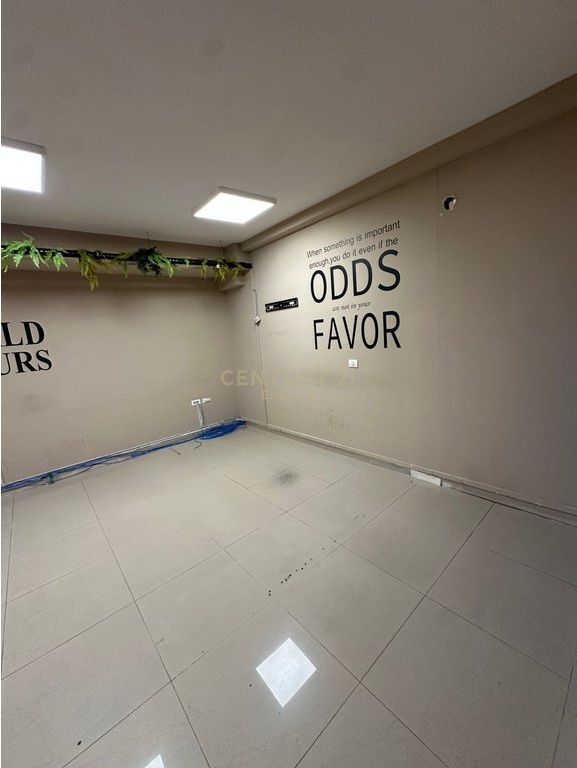 COMMERCIAL SPACE FOR RENT 300M2 AT HALILI COMPLEX