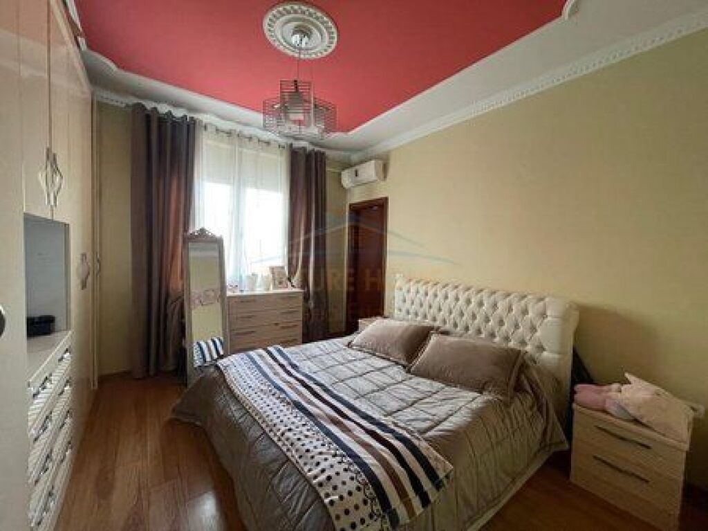 Shitet, Apartament 2+1, Ministria e Jashtme