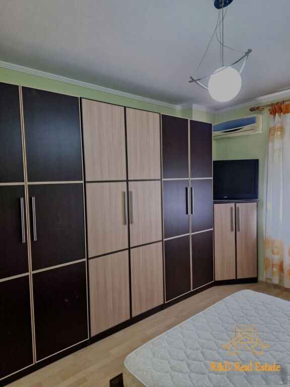 🏡 APARTAMENT ME QERA – Rruga e Kosovareve