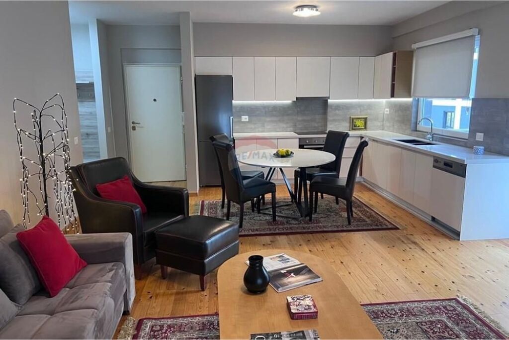 Penthouse me qira tek Kopshti Zoologjik