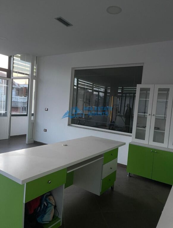 Ambient biznesi me qera – Spitallë, Durrës