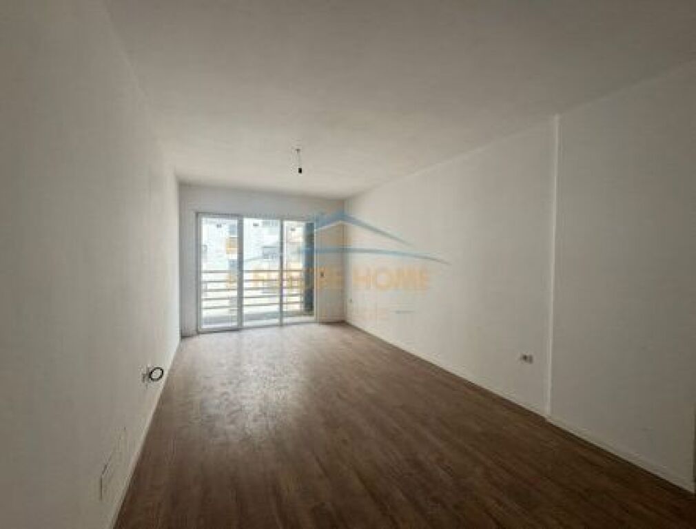 Shitet ,Apartament 1+1, Kompleksi E-88, Rruga Dritan Hoxha