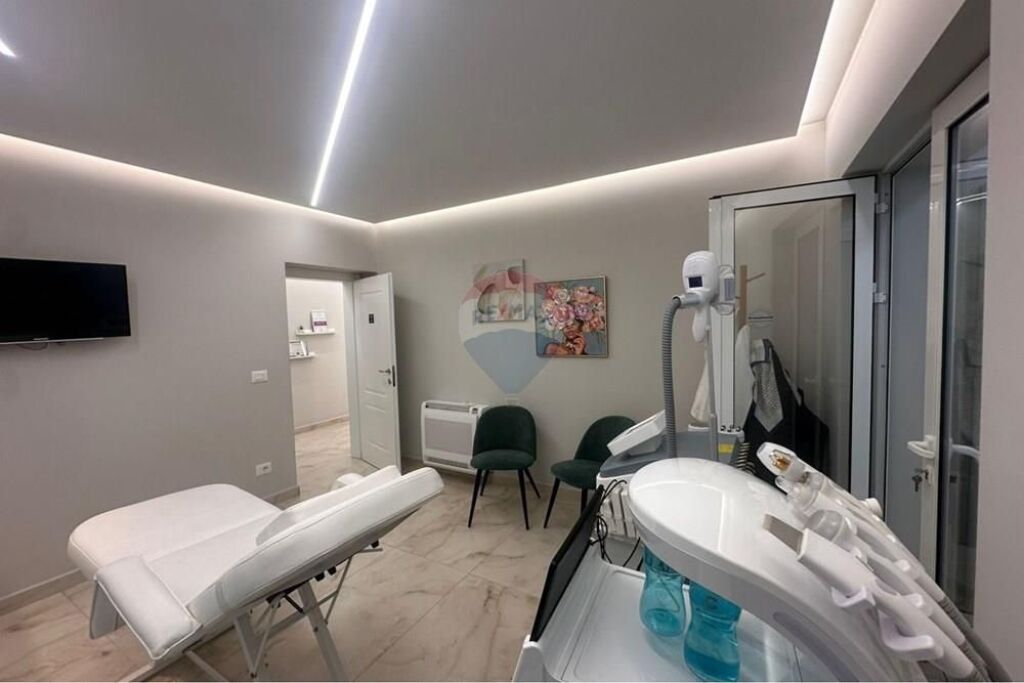 Clinica dentale in affitto, Via Fortuzi