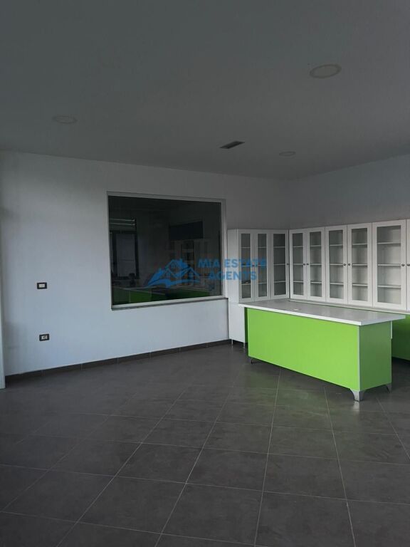 Ambient biznesi me qera – Spitallë, Durrës