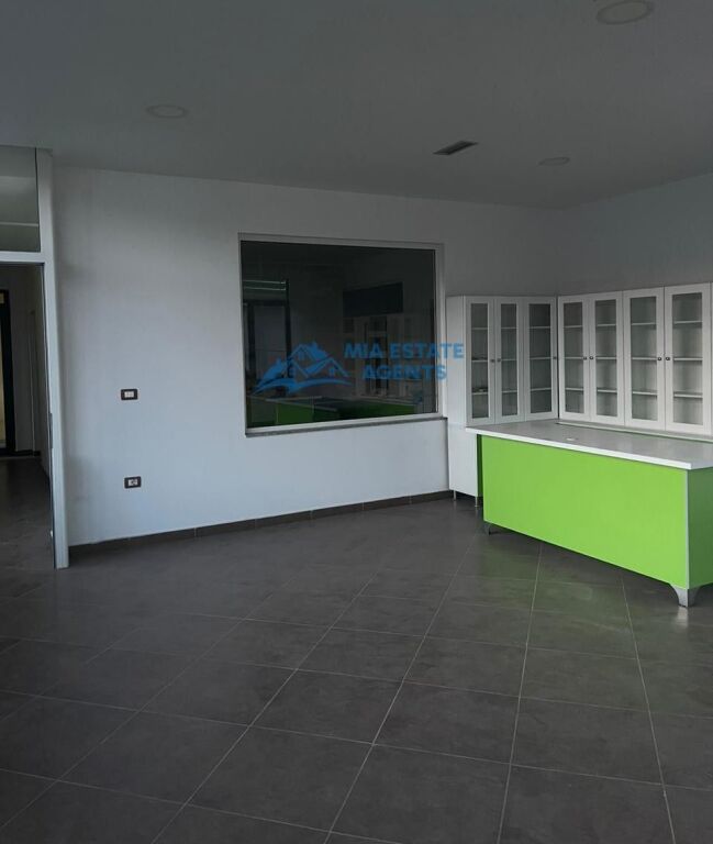 Ambient biznesi me qera – Spitallë, Durrës